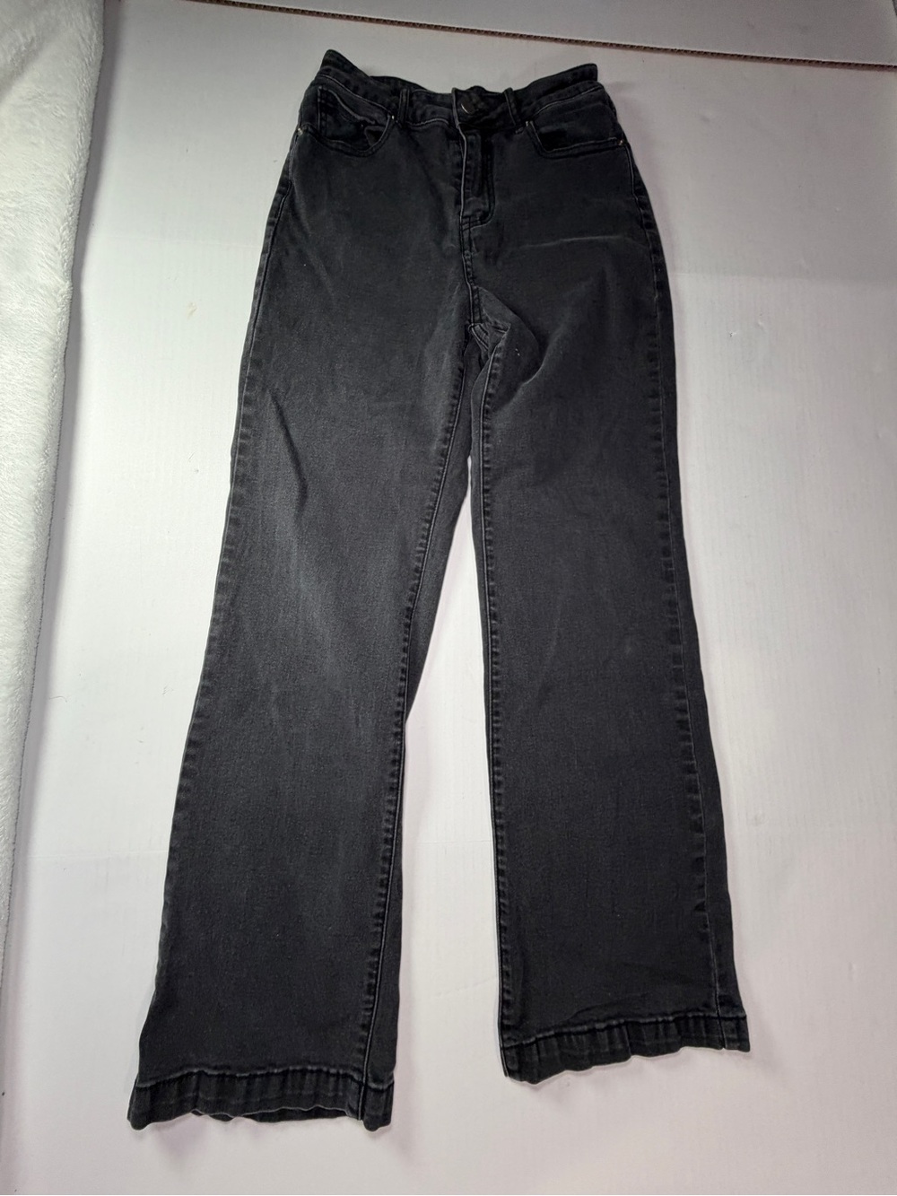Straight Leg Women's Jeans in Black